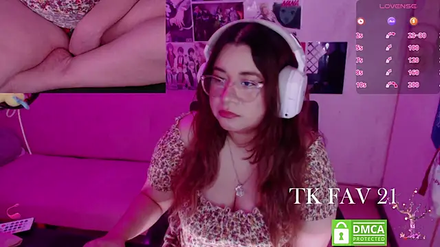 Pink girl0n online show from May 27, 3:14 am