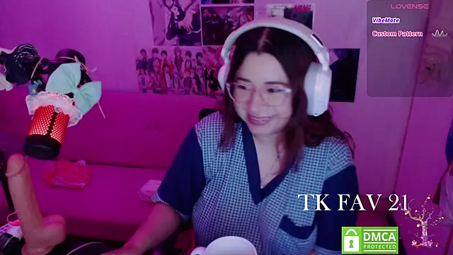 Pink girl0n online show from June 1, 4:47 am