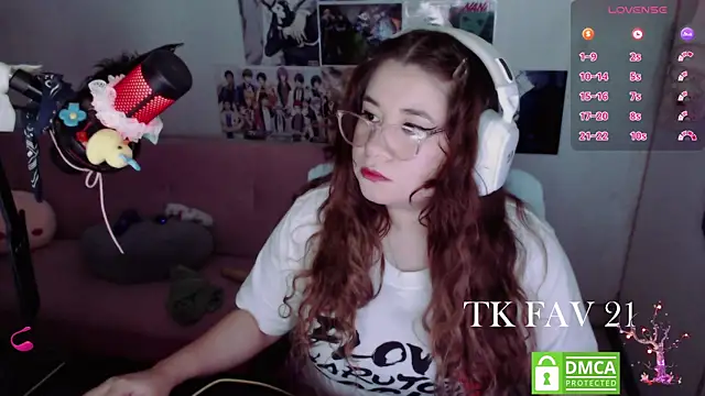 Pink girl0n online show from July 9, 5:32 am