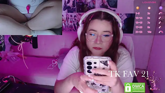 Pink girl0n online show from July 31, 10:55 pm