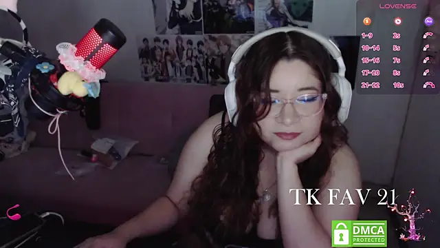 Pink girl0n online show from July 27, 9:12 pm