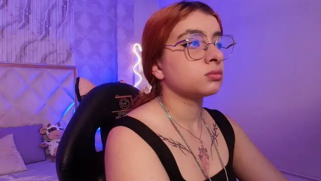 Naomy tay1 online show from November 23, 3:42 am