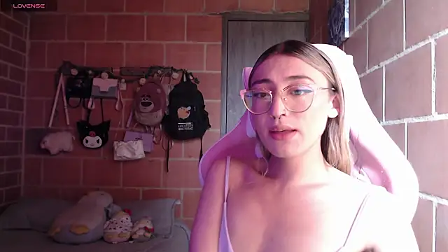 Andrea camilaaa online show from May 25, 4:17 pm