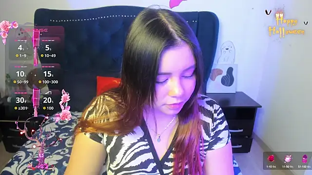 Snapshot of LucyPetit chatting on October 15, 2:41 pm LucyPetit online show from October 15, 2:41 pm