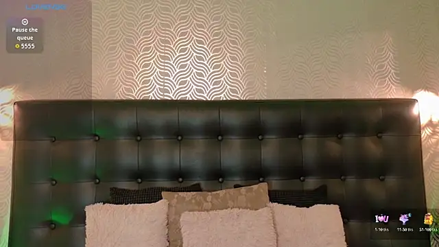 Sharonevanss  online show from September 23, 8:40 pm