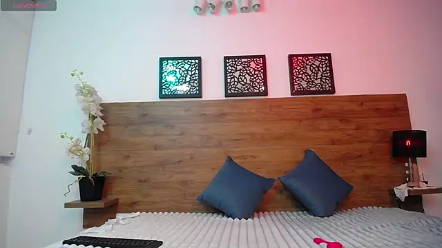 AlexandraCambell online show from October 6, 7:51 pm