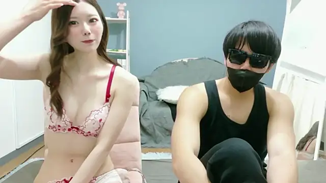 Reto-sama online show from April 28, 2:43 pm