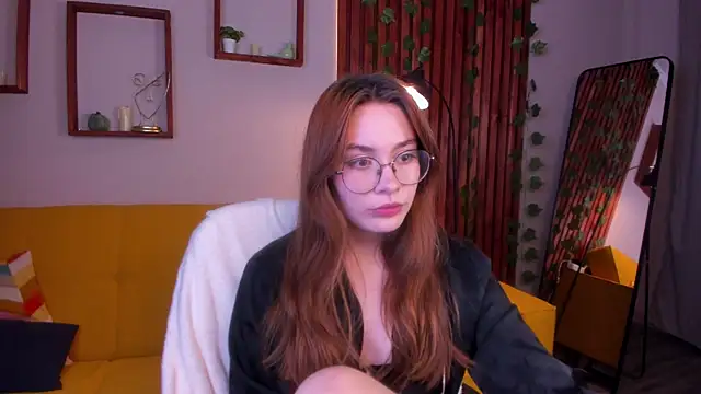Snapshot of LanaAirlie chatting on September 10, 4:23 am LanaAirlie online show from September 10, 4:23 am