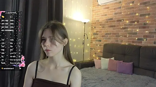 EmiliDen online show from November 15, 7:15 pm