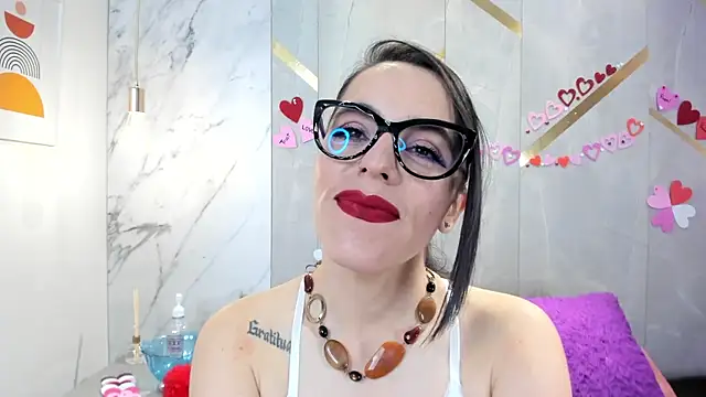 IsisNoir online show from February 27, 1:11 pm