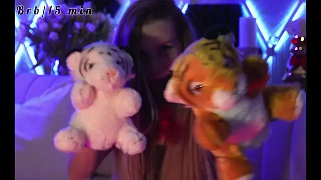 Alvuwkaa online show from April 20, 7:33 am