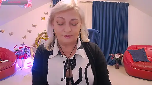 HypnotikCate online show from February 25, 5:33 pm