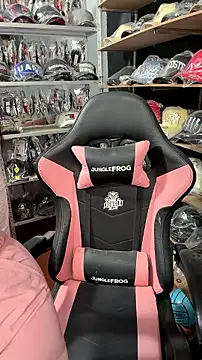GiaDuque online show from July 9, 1:24 pm