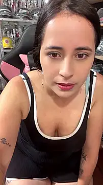 GiaDuque online show from July 17, 1:15 pm