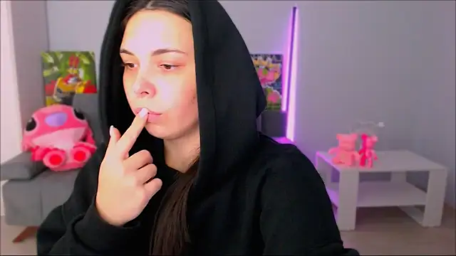 queenofthesense  online show from October 22, 10:20 am