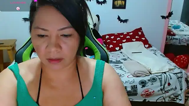 hiilarybrown online show from October 12, 11:18 pm