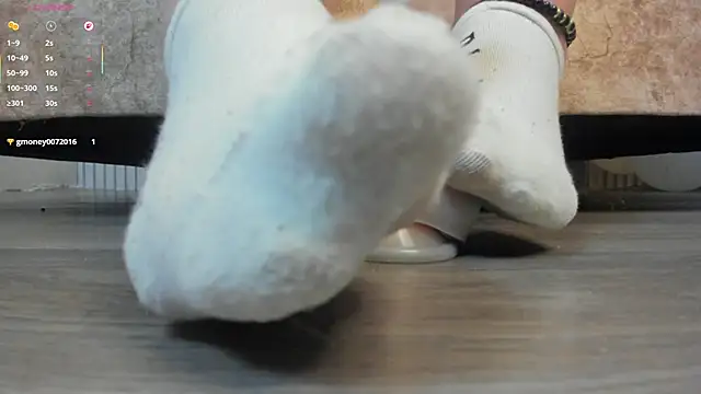 leilapons online show from December 22, 9:18 pm