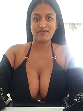 Snapshot of Busty_AriaX chatting on September 22, 3:21 pm Busty AriaX online show from September 22, 3:21 pm