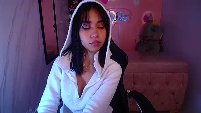 Snapshot of cristal11_ch chatting on October 18, 11:02 am cristal11 ch online show from October 18, 11:02 am