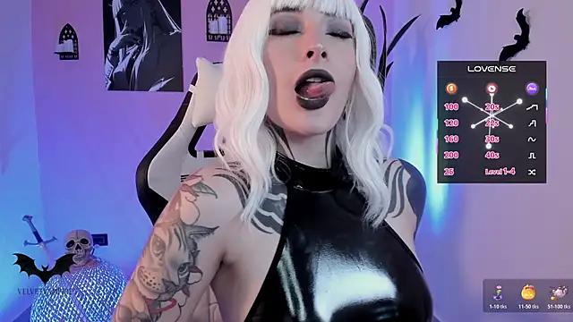 VelvetVampiree online show from November 7, 11:31 pm