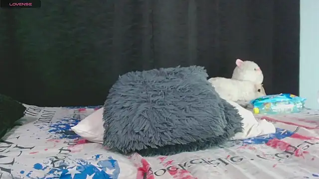 Snapshot of EVAH_LEE_ chatting on October 7, 3:33 am EVAH LEE online show from October 7, 3:33 am