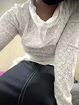 -Mie-xxx online show from March 6, 7:53 pm