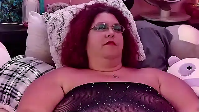 lil-gemini-hippy online show from October 6, 2:50 am