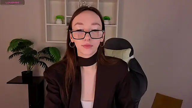 Miche1le Allenne online show from April 4, 1:15 am