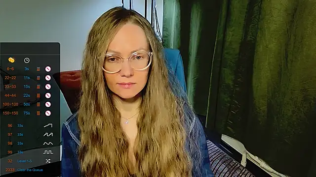 Snapshot of _Goldilocks_ chatting on September 25, 9:52 am Goldilocks online show from September 25, 9:52 am