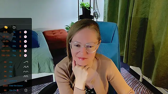 Snapshot of _Goldilocks_ chatting on September 11, 6:58 am Goldilocks online show from September 11, 6:58 am