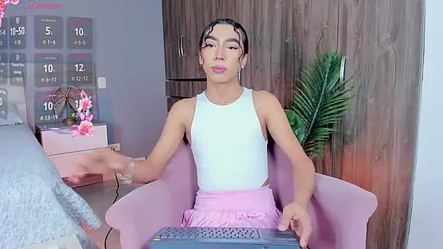 Snapshot of Alaiaguerra chatting on September 15, 9:33 pm Alaiaguerra online show from September 15, 9:33 pm
