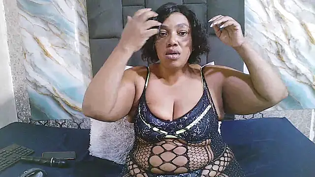 SexyKiarah online show from December 3, 8:38 am