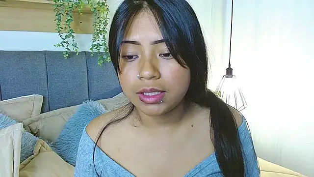 Snapshot of LilyCutee_ chatting on October 4, 8:13 pm LilyCutee online show from October 4, 8:13 pm