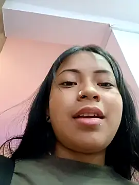 Snapshot of LilyCutee_ chatting on October 18, 7:59 pm LilyCutee online show from October 18, 7:59 pm