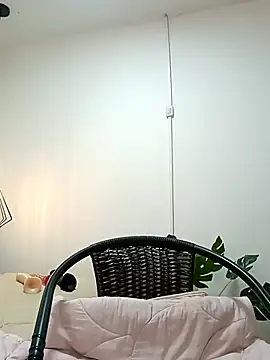 Snapshot of LilyCutee_ chatting on September 15, 7:21 pm LilyCutee online show from September 15, 7:21 pm