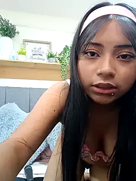 Snapshot of LilyCutee_ chatting on September 10, 7:25 pm LilyCutee online show from September 10, 7:25 pm