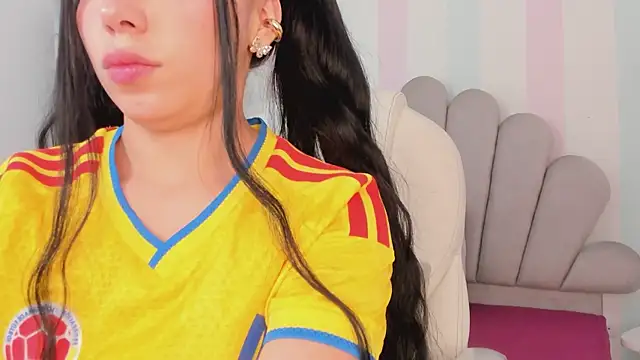 Amy Bunnie 18 online show from July 3, 9:43 pm