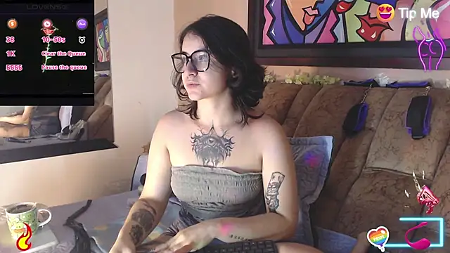 Snapshot of miss_tatta chatting on October 18, 4:04 am miss tatta online show from October 18, 4:04 am