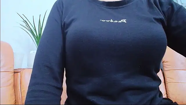 mylove20022 online show from February 22, 5:47 pm