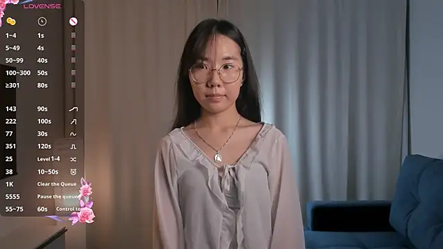 UdelaDodson online show from September 26, 3:09 pm