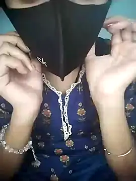 Snapshot of Sexey-Puja chatting on September 29, 9:25 am Sexey-Puja online show from September 29, 9:25 am
