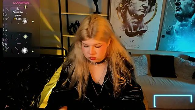 Snapshot of LilithNelson chatting on October 4, 8:57 pm LilithNelson online show from October 4, 8:57 pm
