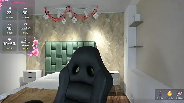 Saya Amaretto1 online show from October 25, 8:05 pm