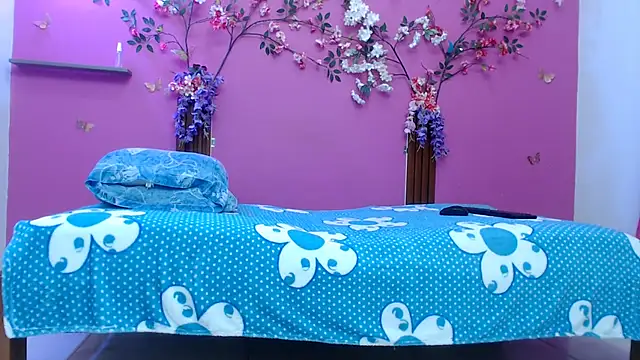 skinnybarbie022 online show from June 8, 12:50 am