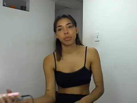 Snapshot of MeganAndMax@xh chatting on October 3, 2:38 am MeganAndMaxxh online show from October 3, 2:38 am