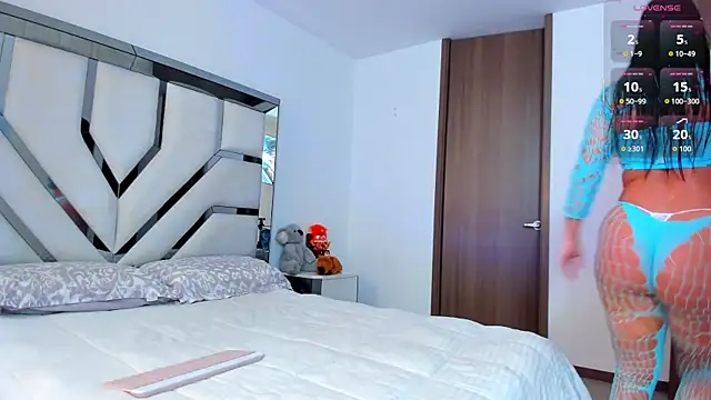 Michelle Ferrerr online show from October 24, 11:17 am