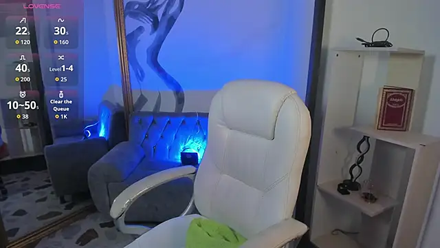 NahomiRichards  online show from May 20, 4:42 am