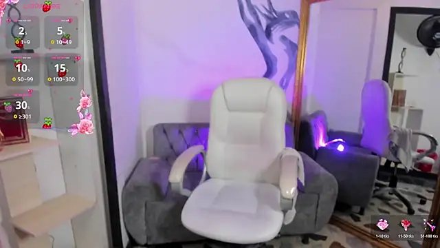 NahomiRichards  online show from May 15, 7:22 am