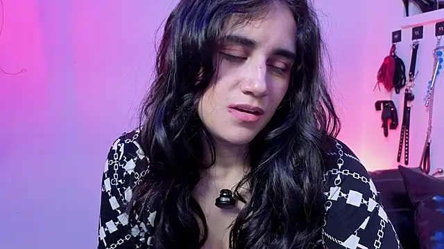 elowen halley1 online show from February 17, 8:30 pm