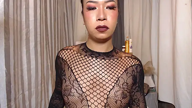 YourPrettyCum Alyja online show from October 3, 5:51 pm